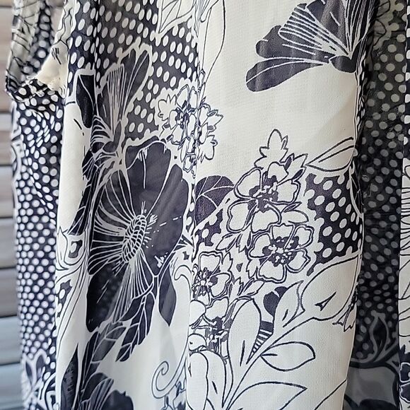 Christopher and Banks sleeveless blouse Size M - Picture 4 of 8